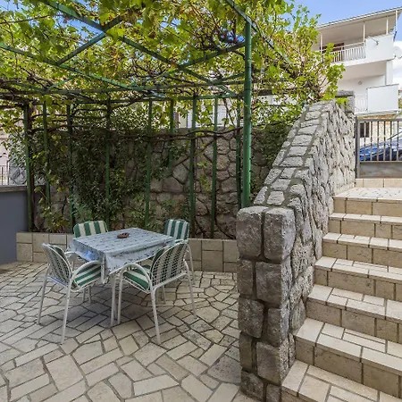 Romantisches Studio-apartment Nur 410 Meter Zum Mit Privatparkpatz Appartement Selce