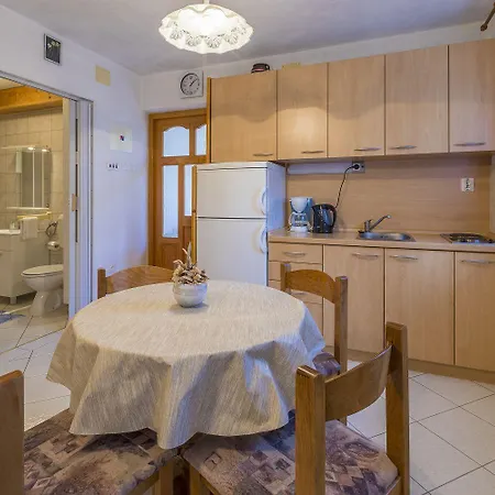 Romantisches Studio-apartment Nur 410 Meter Zum Mit Privatparkpatz Appartement
