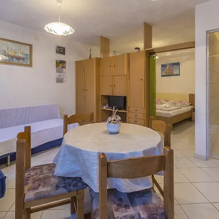 Romantisches Studio-apartment Nur 410 Meter Zum Mit Privatparkpatz דירה *
