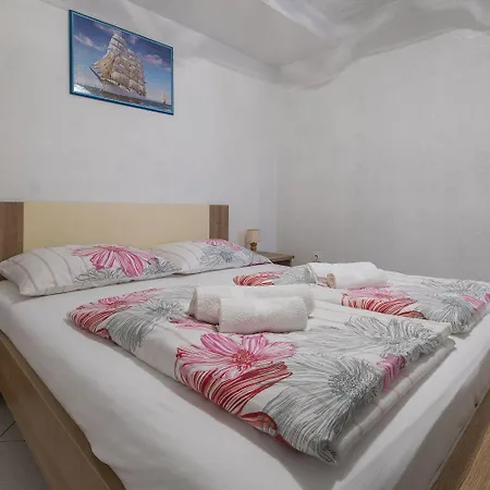 Apartament Romantisches Studio-apartment Nur 410 Meter Zum Mit Privatparkpatz Selce