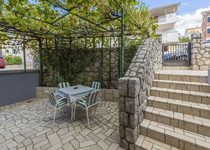 Romantisches Studio-apartment Nur 410 Meter Zum Mit Privatparkpatz דירה סלצה