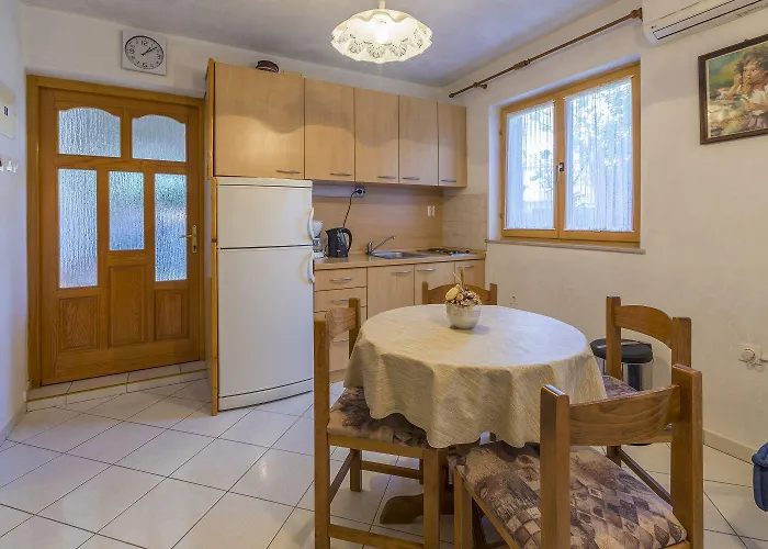 Romantisches Studio-apartment Nur 410 Meter Zum Mit Privatparkpatz דירה סלצה
