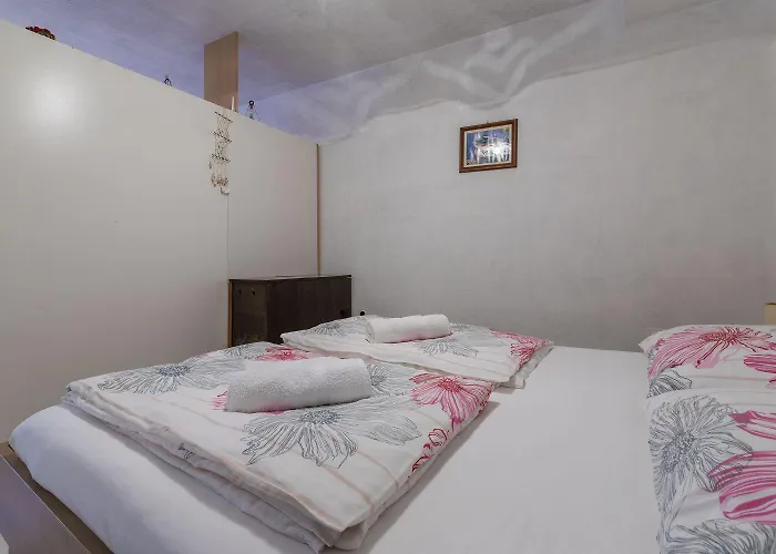 Romantisches Studio-apartment Nur 410 Meter Zum Mit Privatparkpatz * סלצה